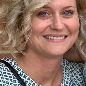 Meet your Posher, Joni